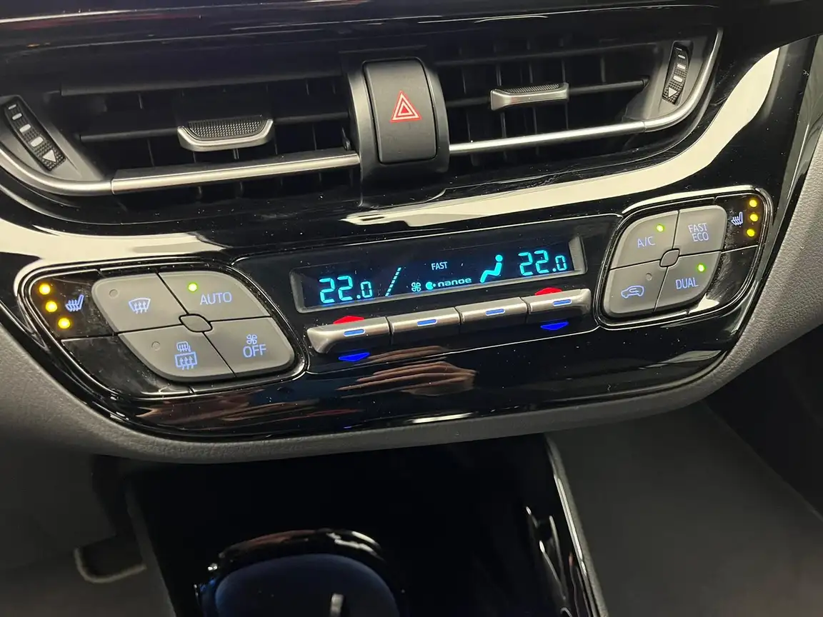 TOYOTA C-HR