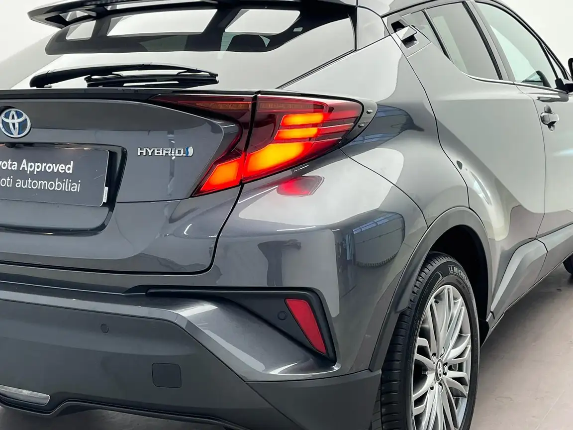 TOYOTA C-HR