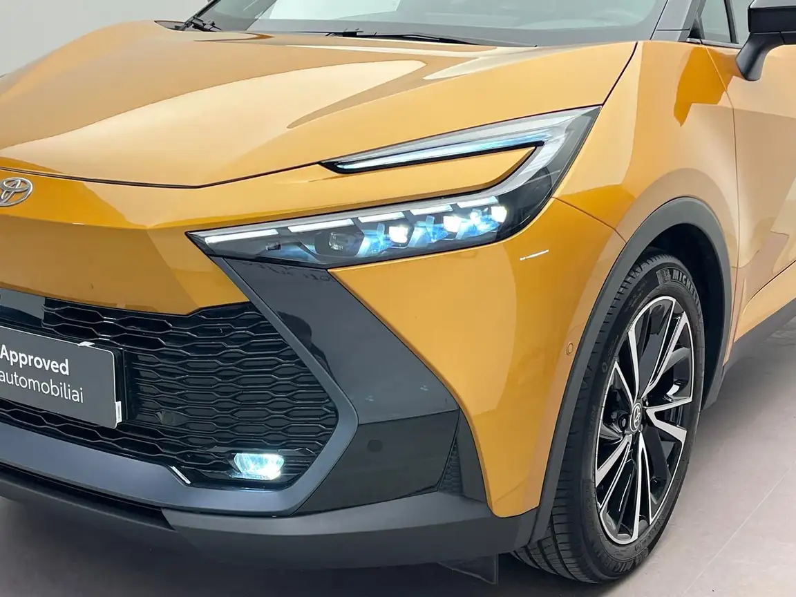 TOYOTA C-HR