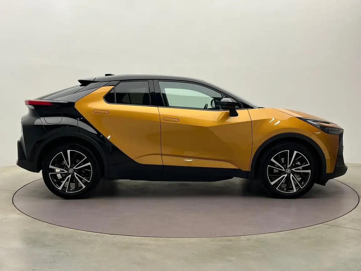 TOYOTA C-HR