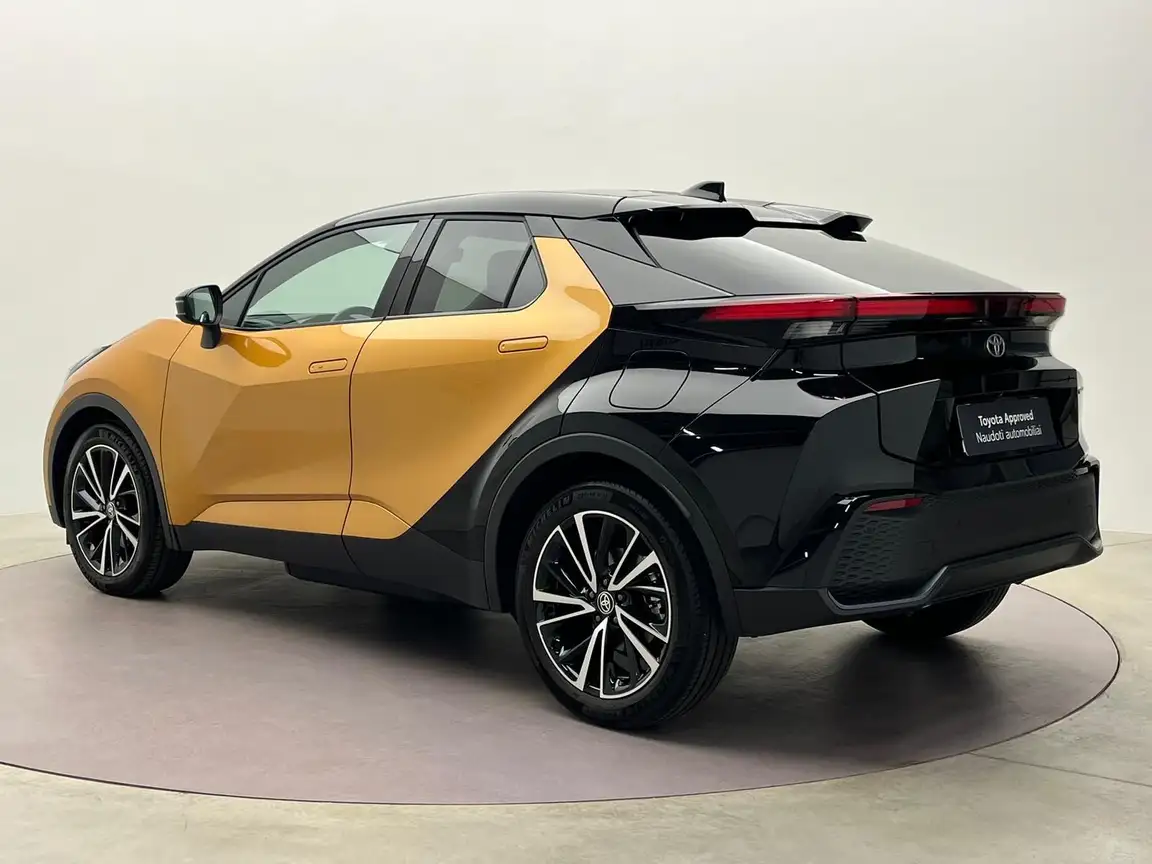 TOYOTA C-HR