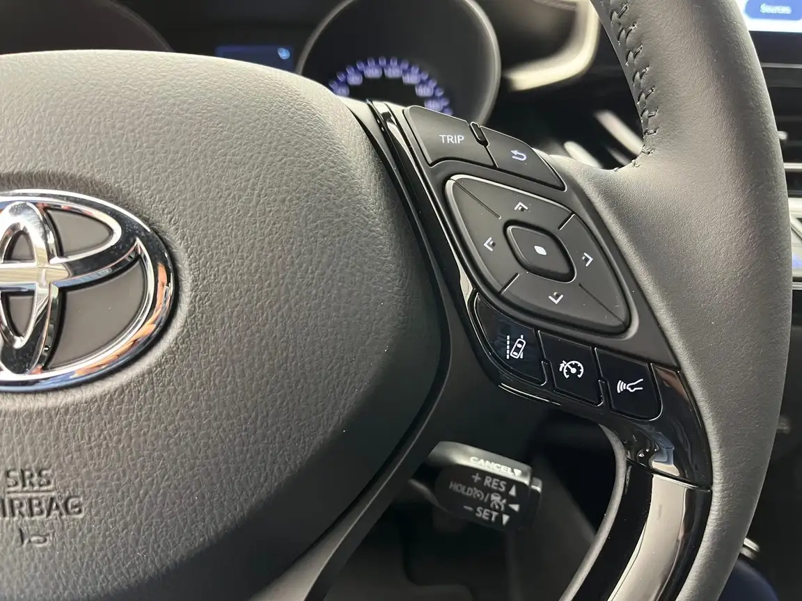 TOYOTA C-HR