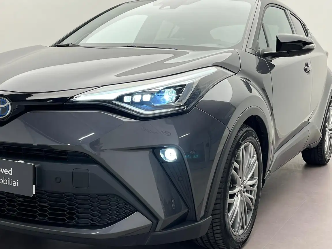TOYOTA C-HR