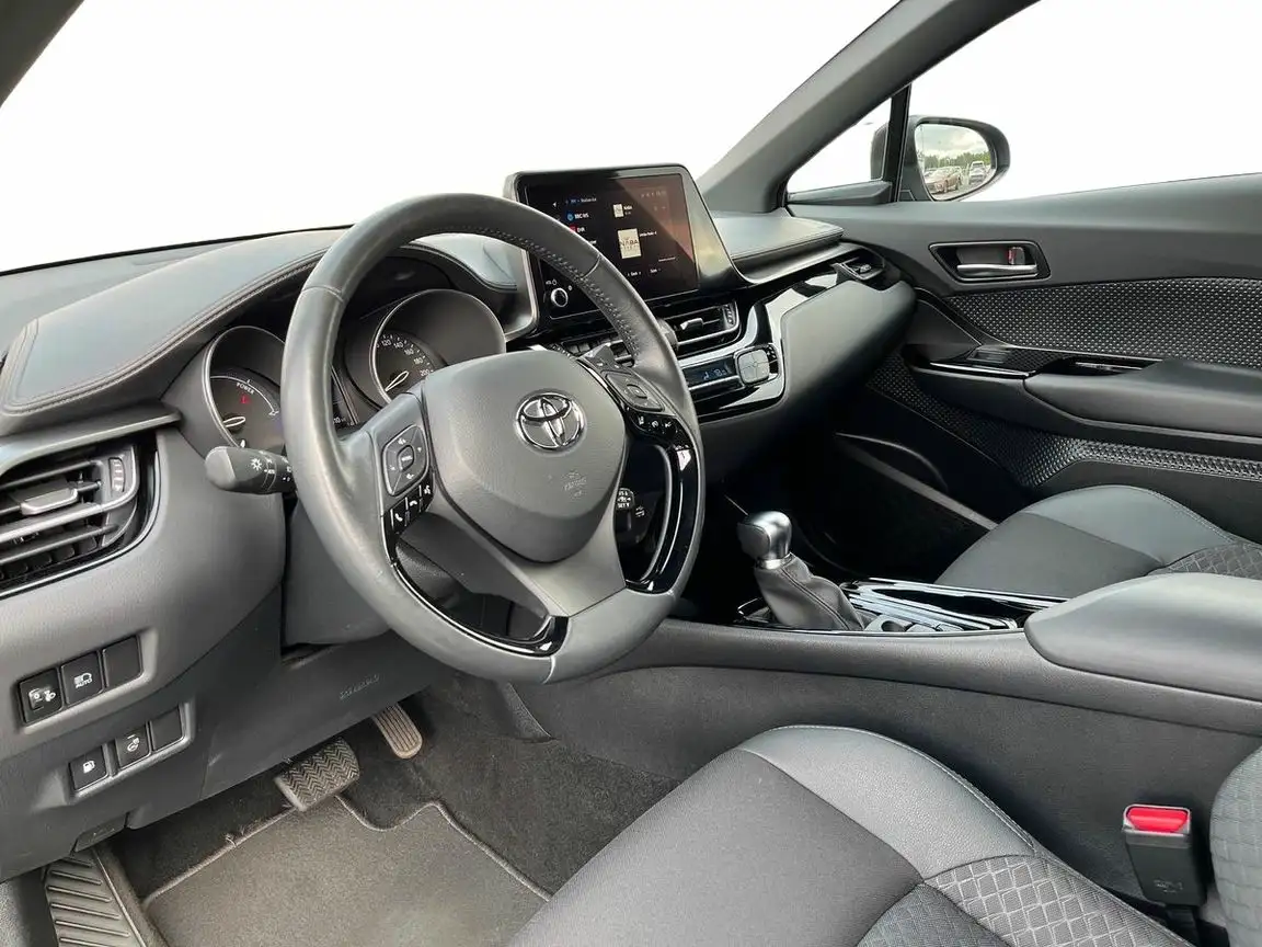 TOYOTA C-HR