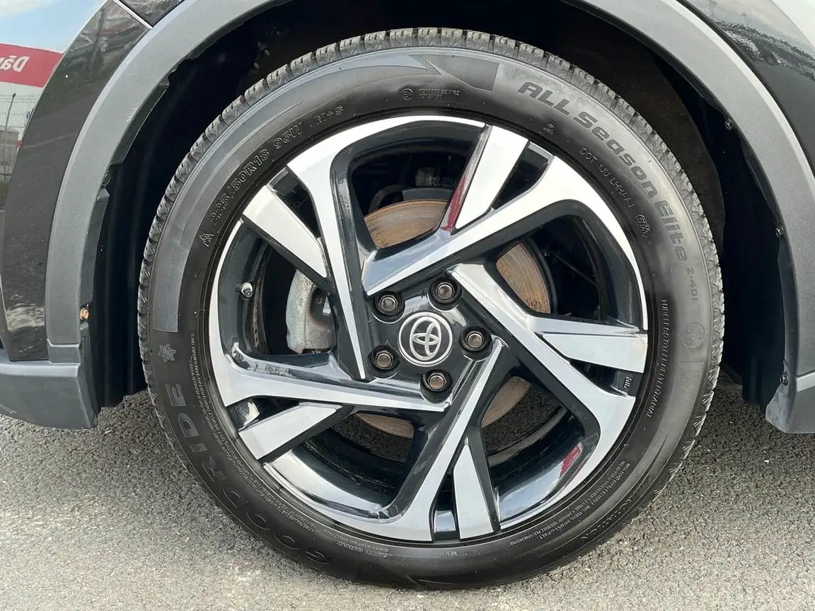 TOYOTA C-HR