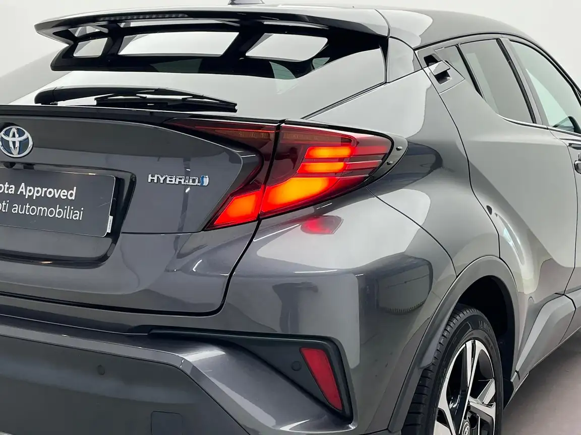 TOYOTA C-HR
