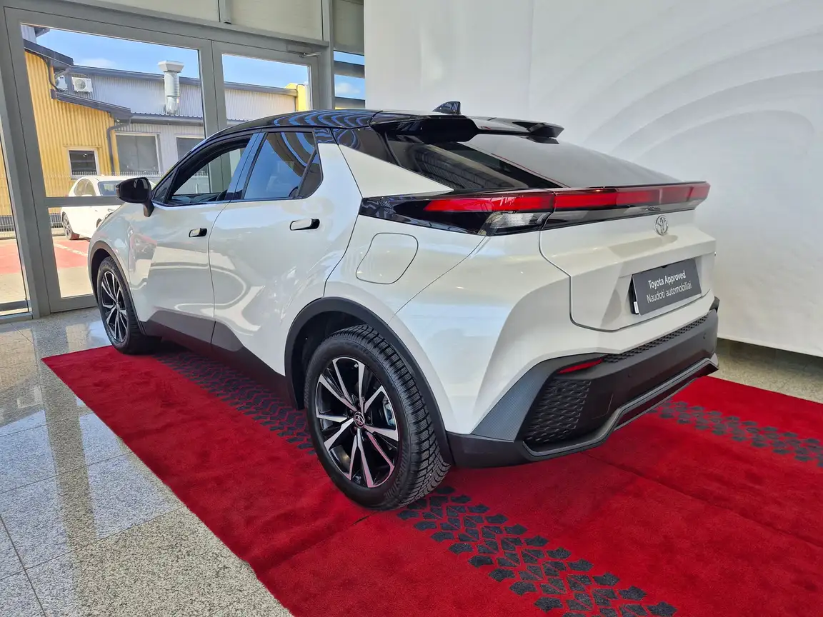 TOYOTA C-HR