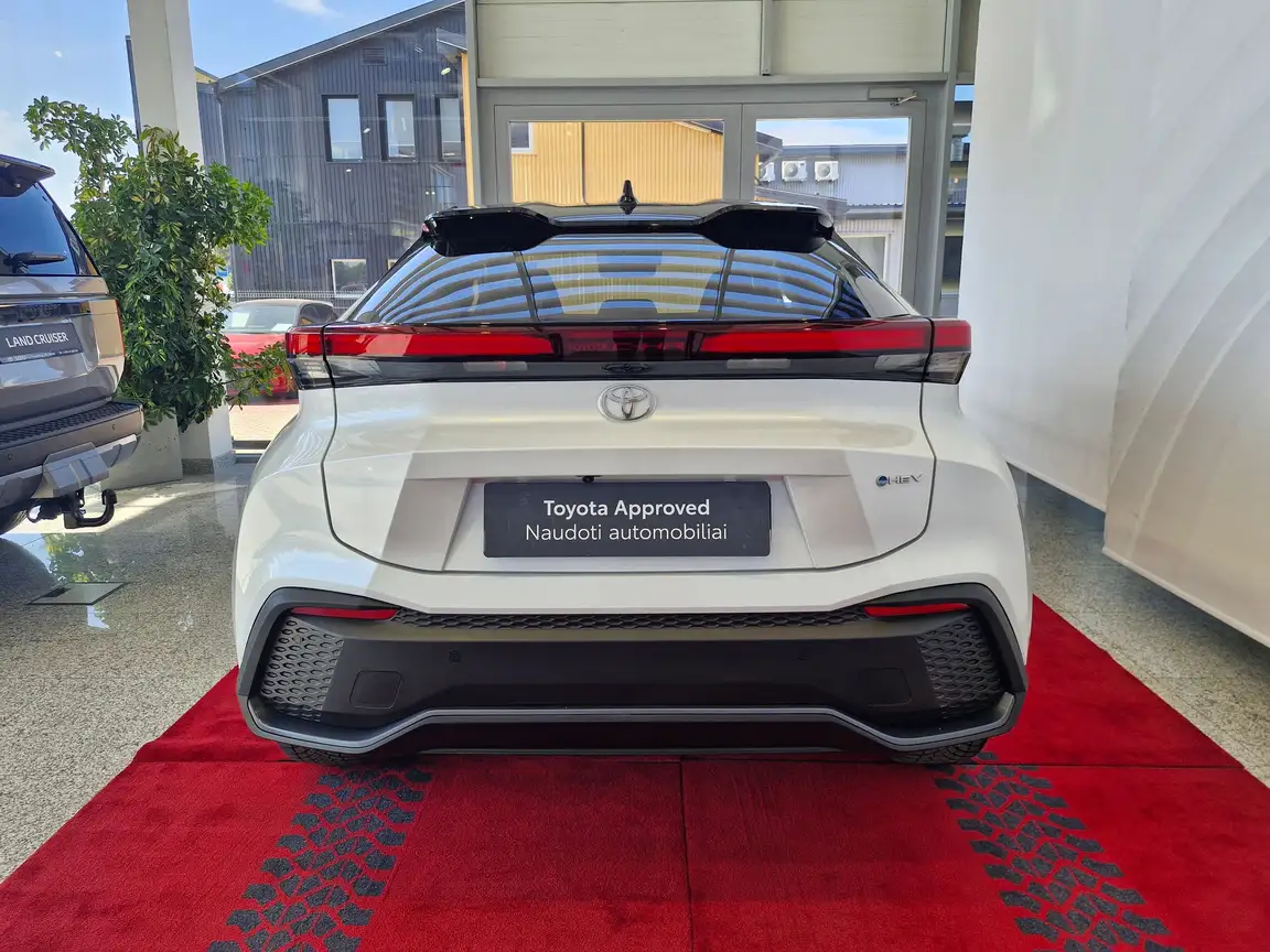 TOYOTA C-HR
