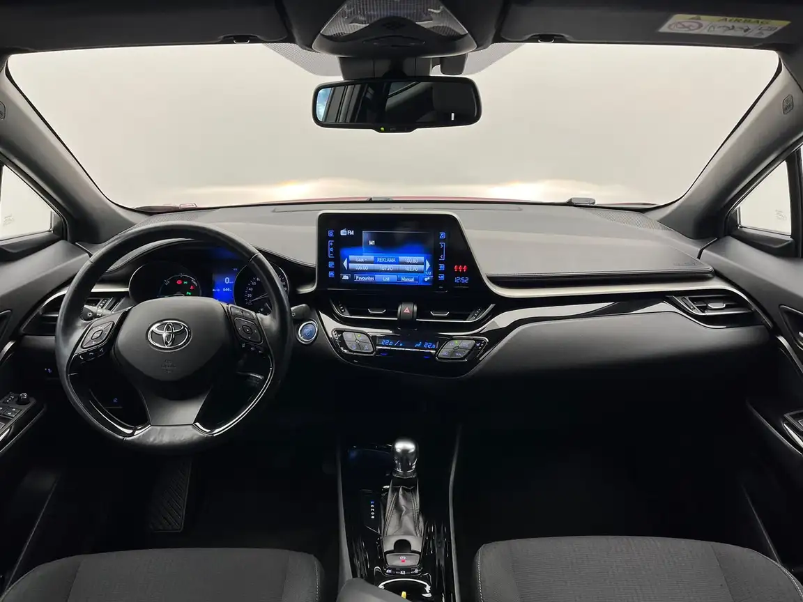 TOYOTA C-HR