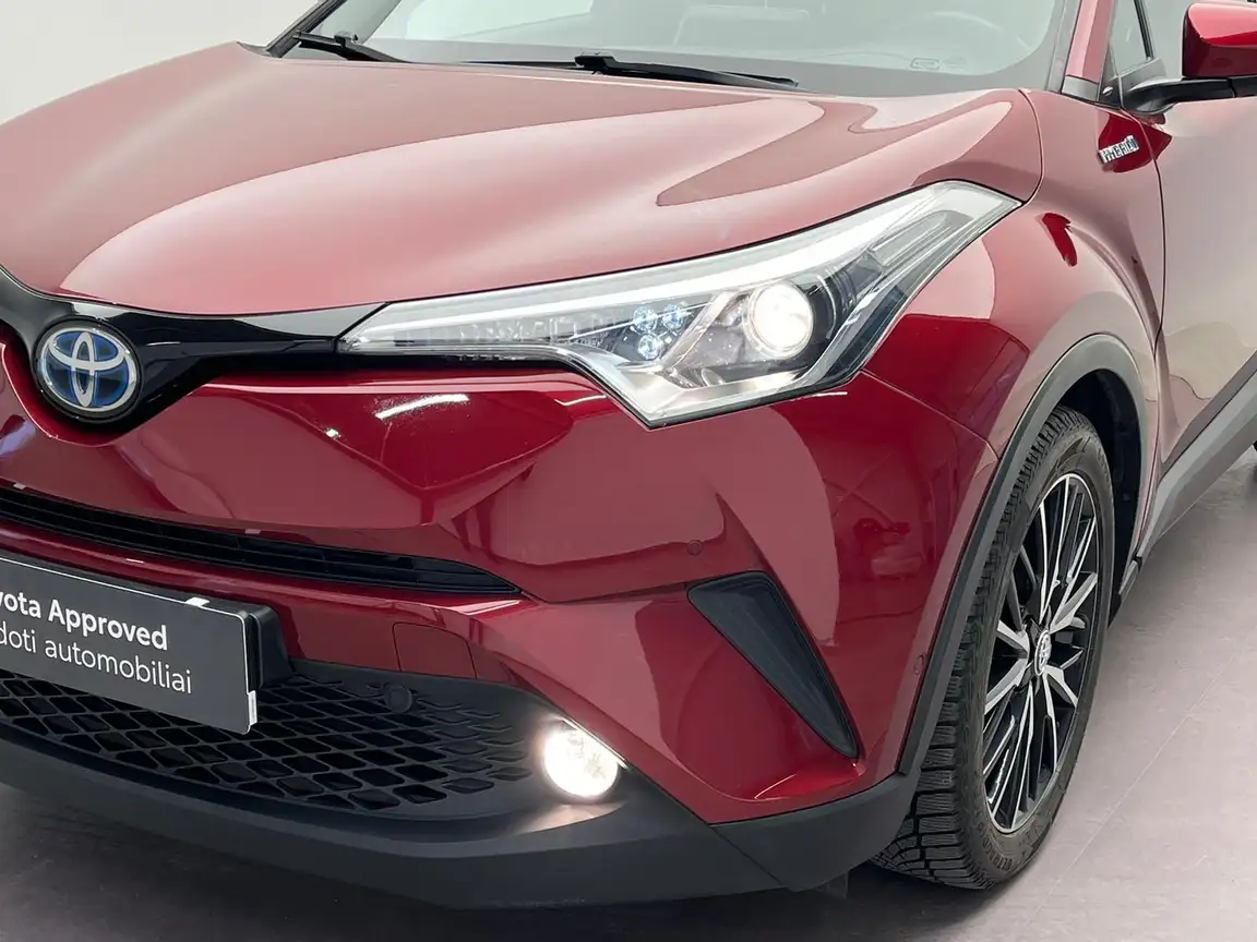 TOYOTA C-HR