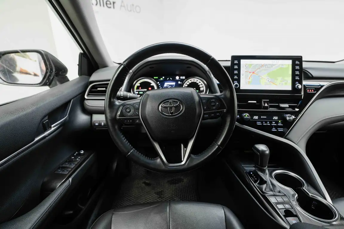 TOYOTA CAMRY