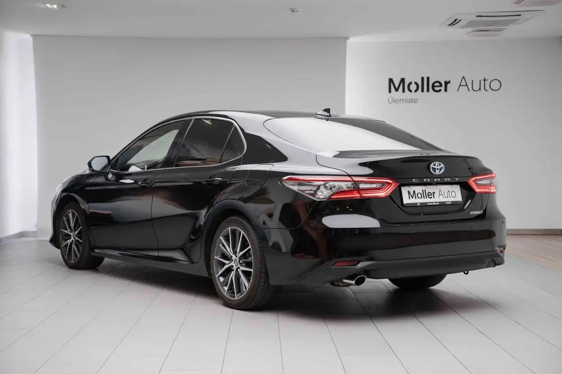 TOYOTA CAMRY
