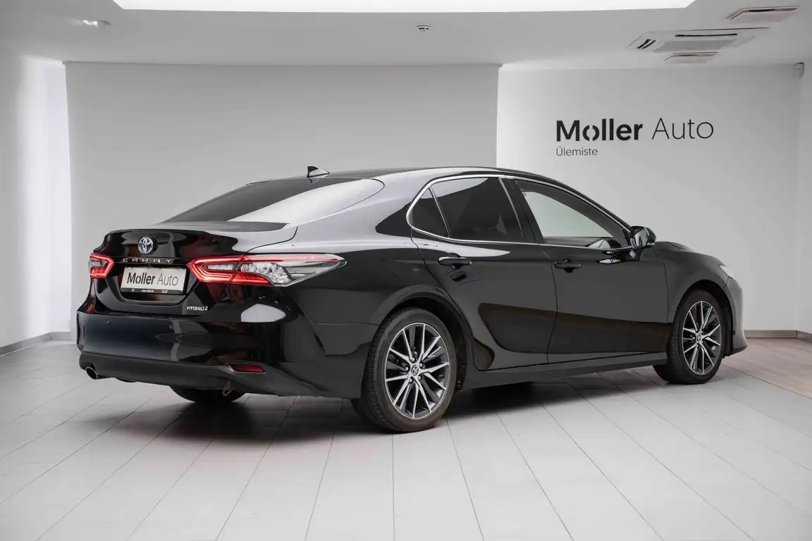 TOYOTA CAMRY