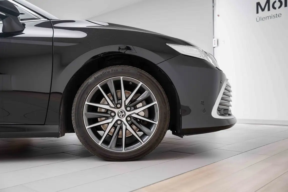 TOYOTA CAMRY