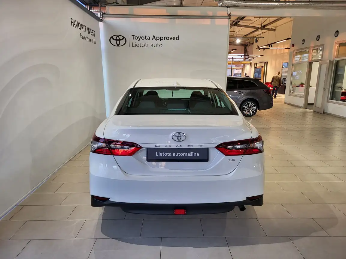 TOYOTA CAMRY