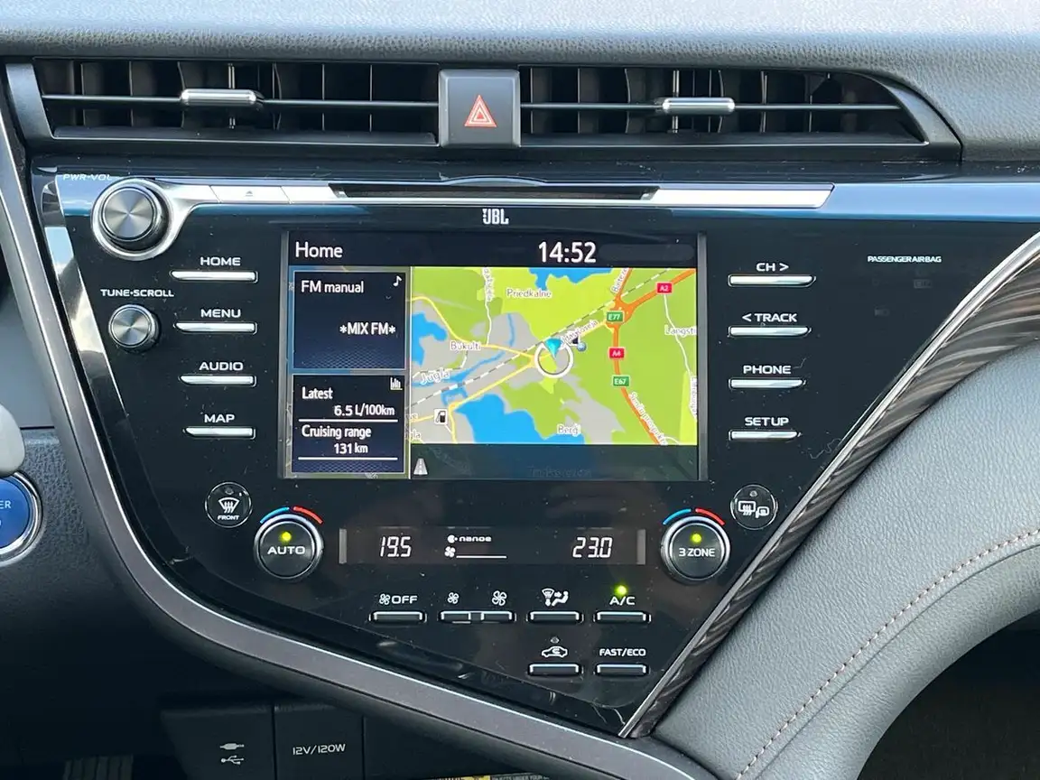 TOYOTA CAMRY