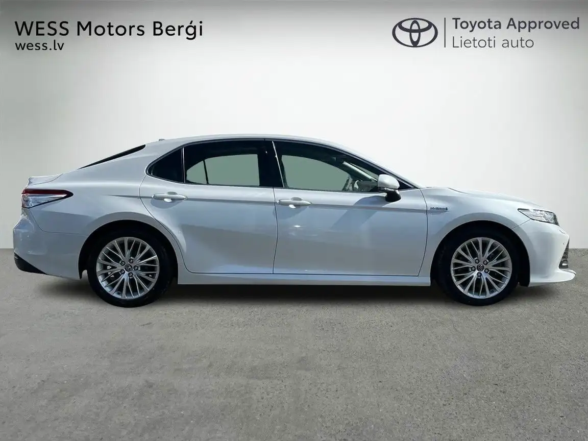 TOYOTA CAMRY