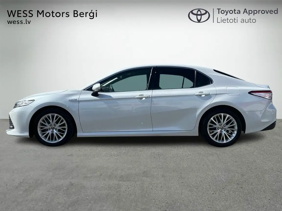 TOYOTA CAMRY