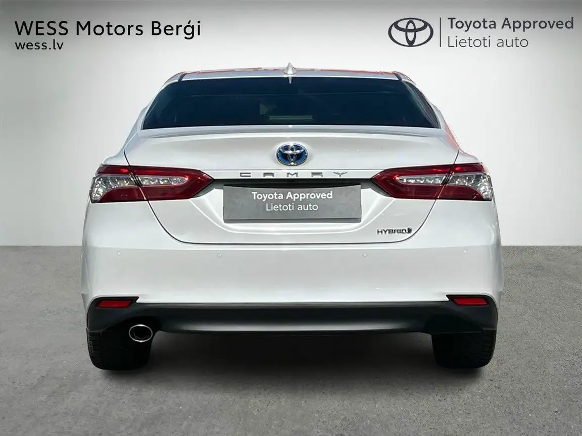 TOYOTA CAMRY