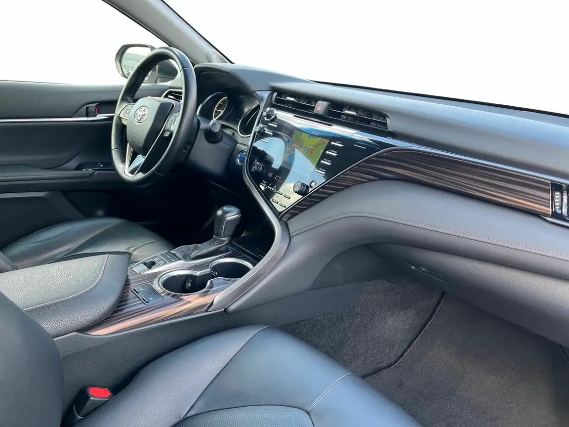 TOYOTA CAMRY