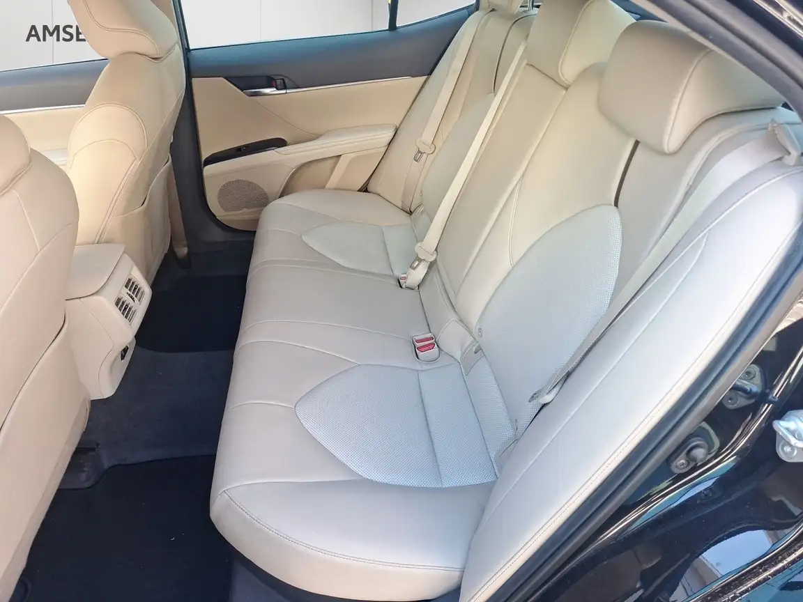 TOYOTA CAMRY