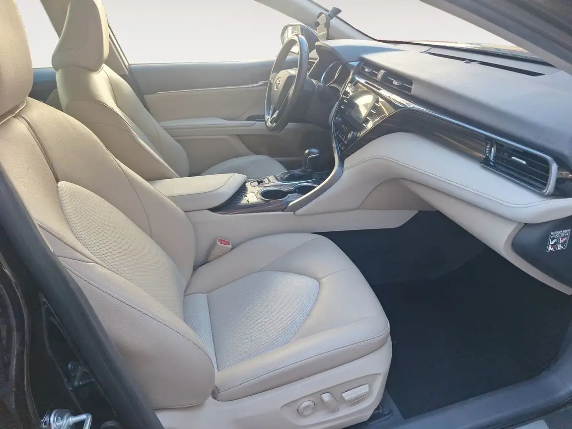 TOYOTA CAMRY