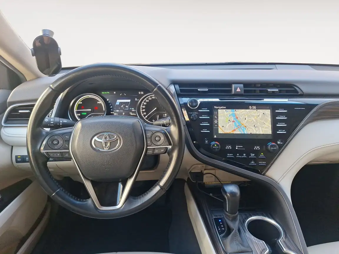 TOYOTA CAMRY