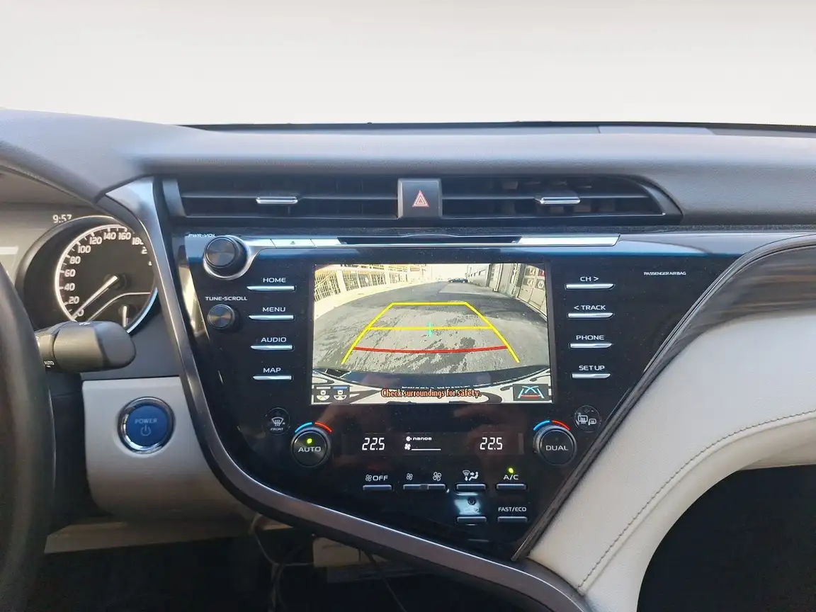TOYOTA CAMRY