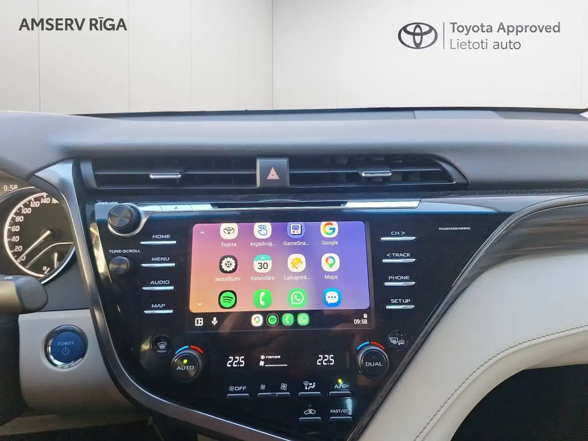 TOYOTA CAMRY
