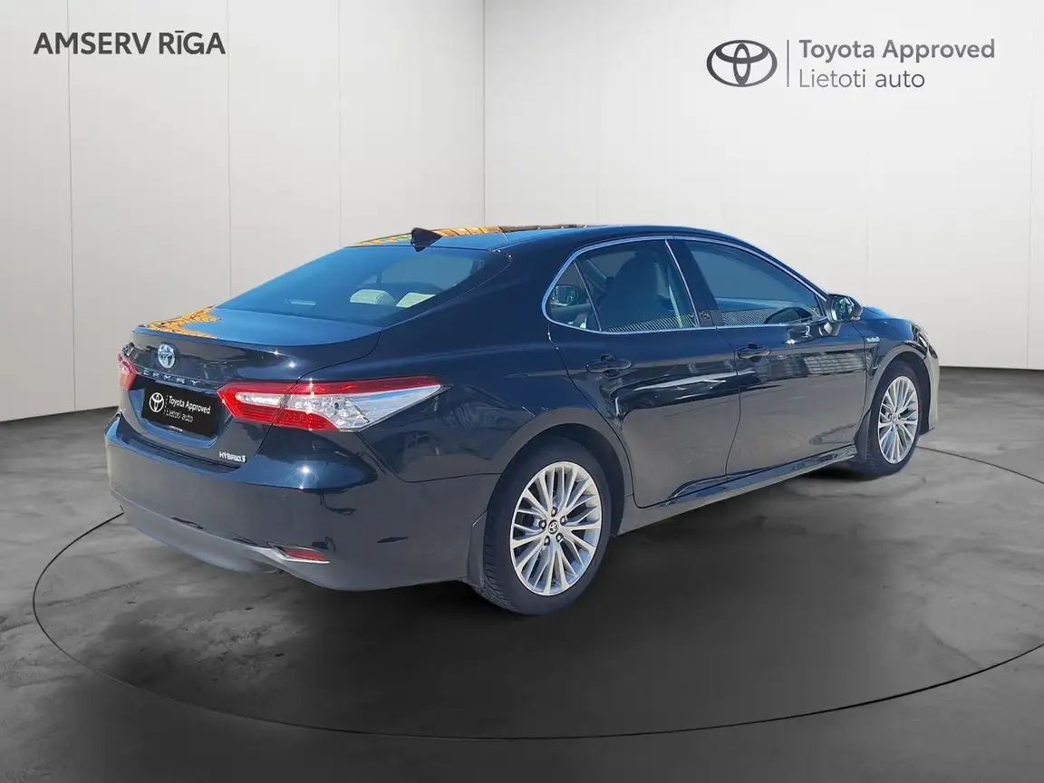 TOYOTA CAMRY