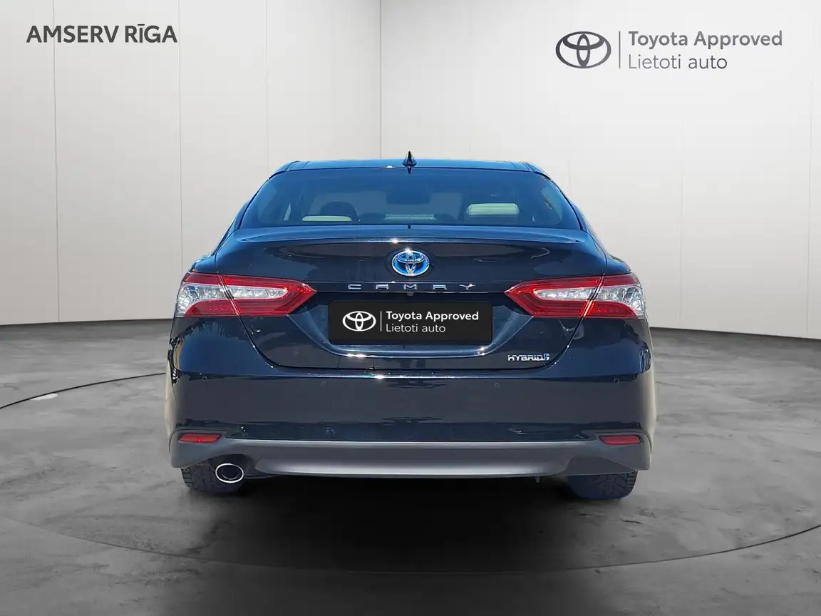 TOYOTA CAMRY
