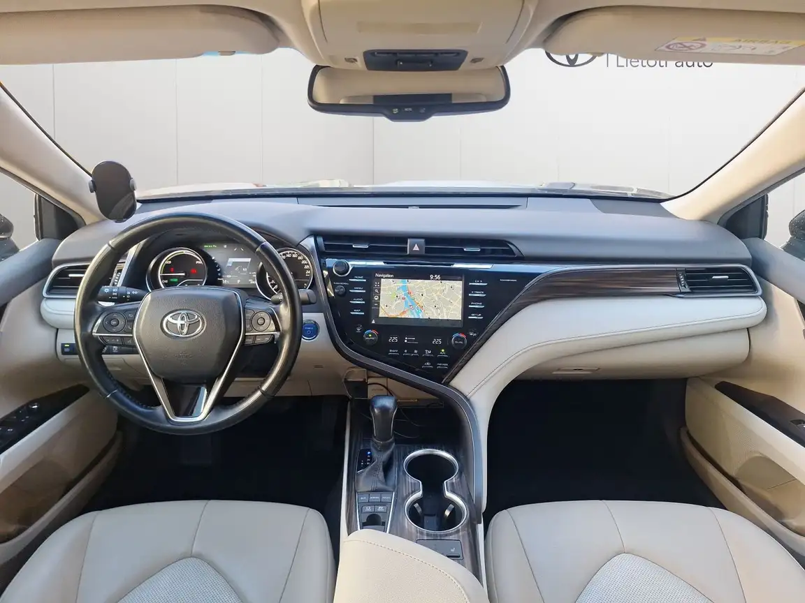 TOYOTA CAMRY