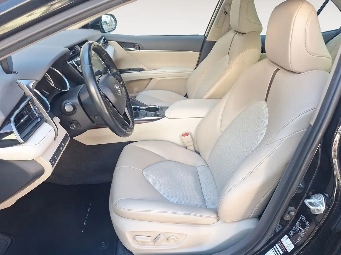 TOYOTA CAMRY