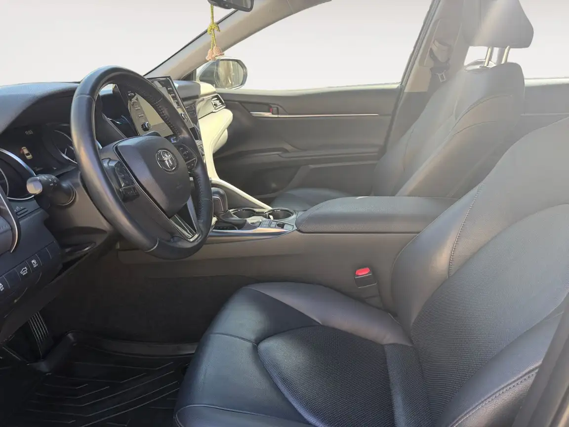 TOYOTA CAMRY