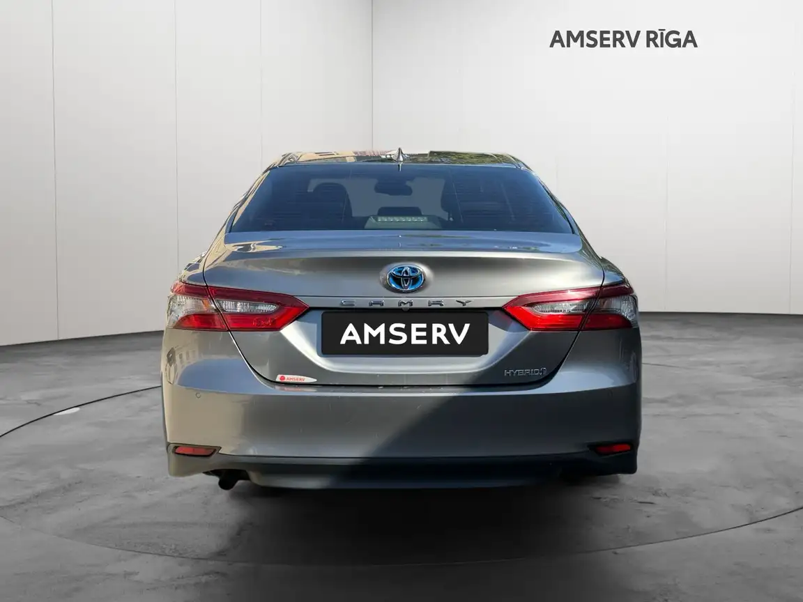 TOYOTA CAMRY