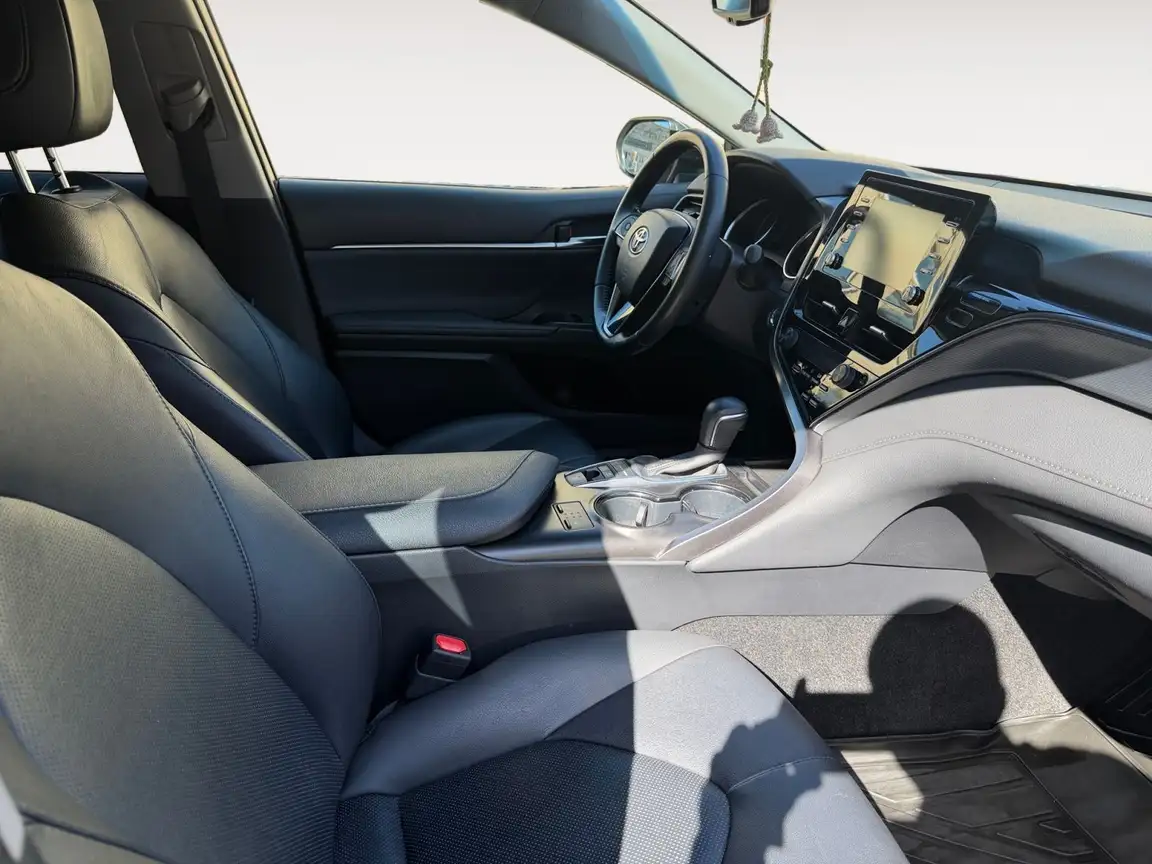 TOYOTA CAMRY
