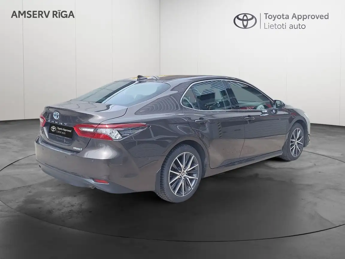 TOYOTA CAMRY