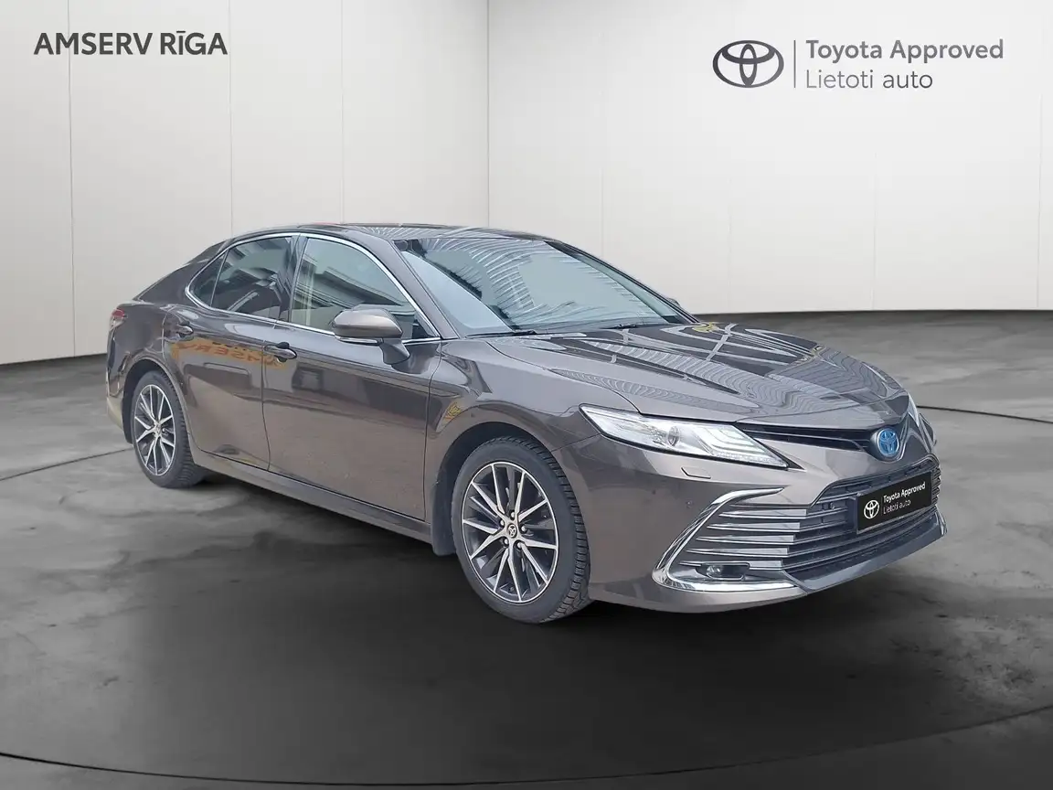 TOYOTA CAMRY