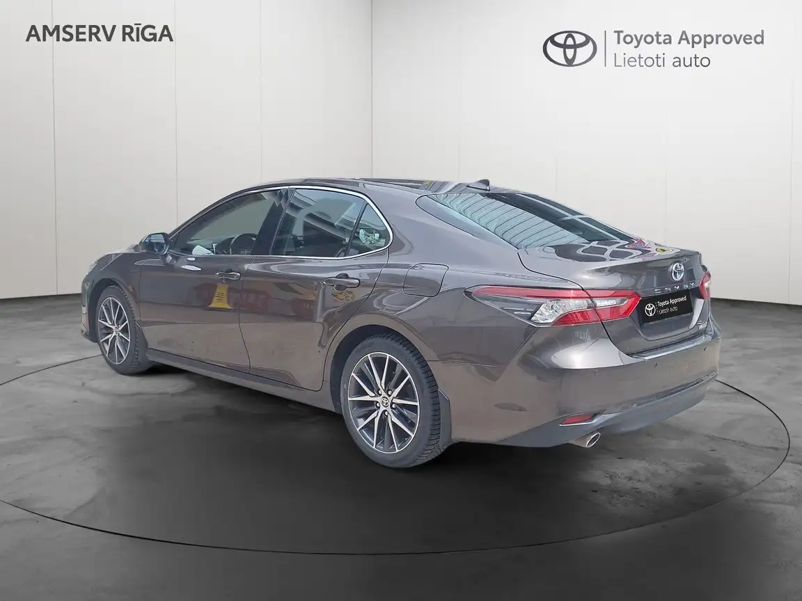 TOYOTA CAMRY