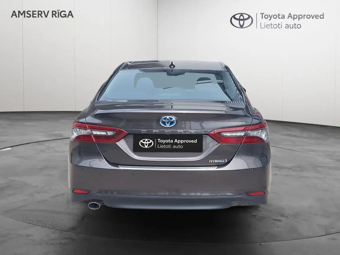 TOYOTA CAMRY