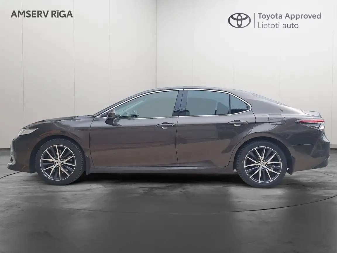 TOYOTA CAMRY