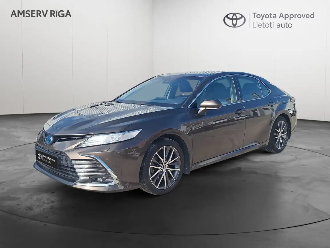 TOYOTA CAMRY