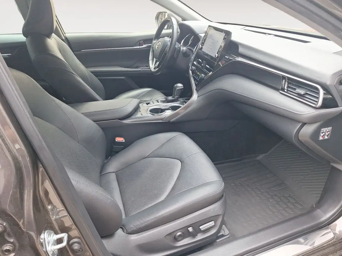TOYOTA CAMRY