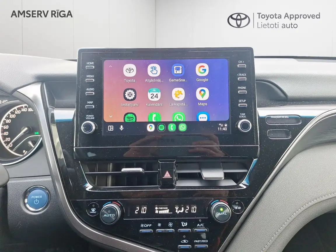 TOYOTA CAMRY