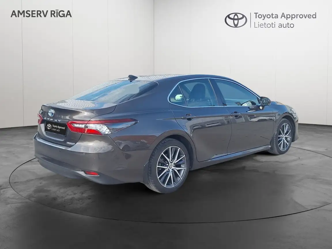 TOYOTA CAMRY