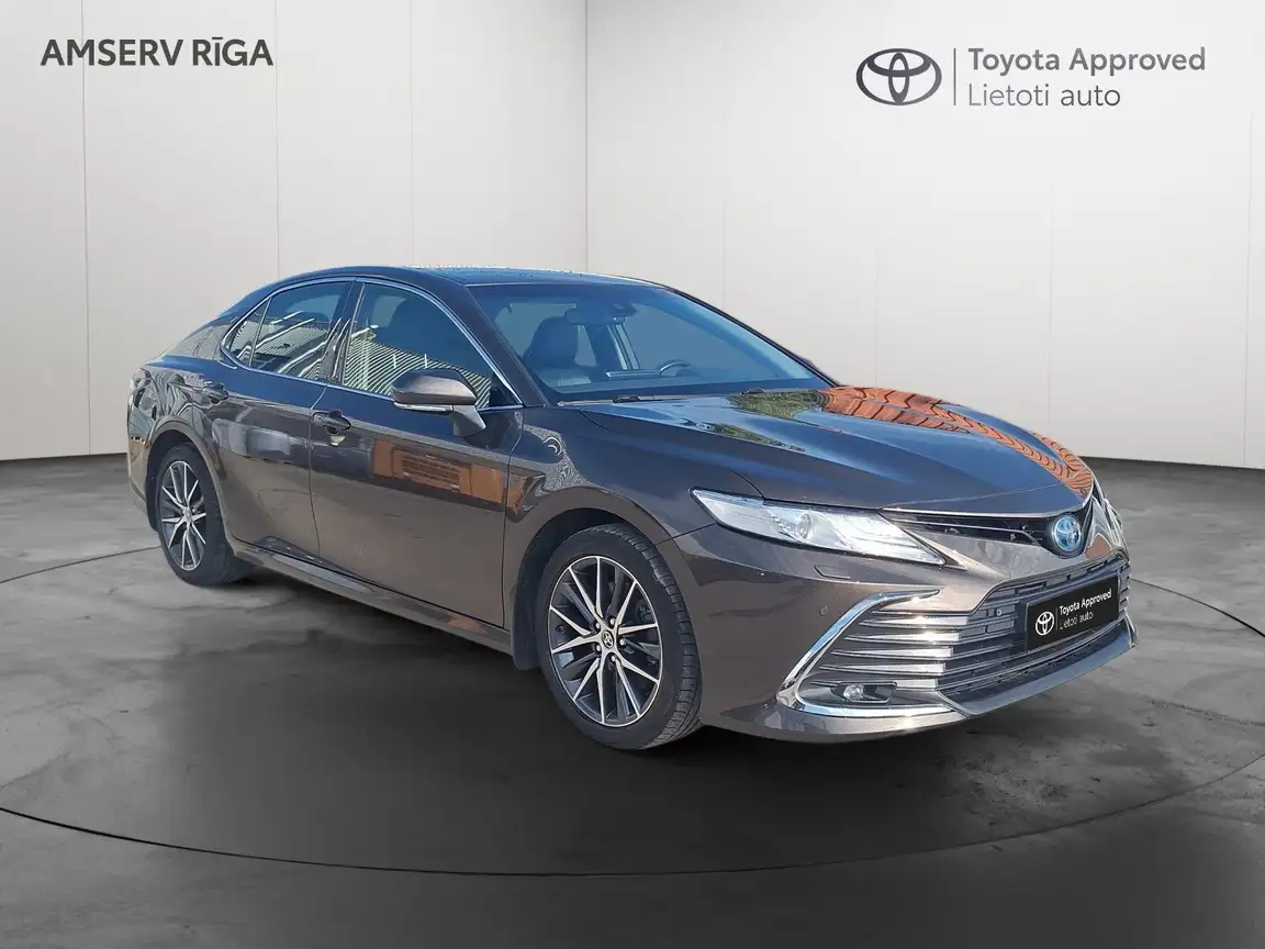 TOYOTA CAMRY