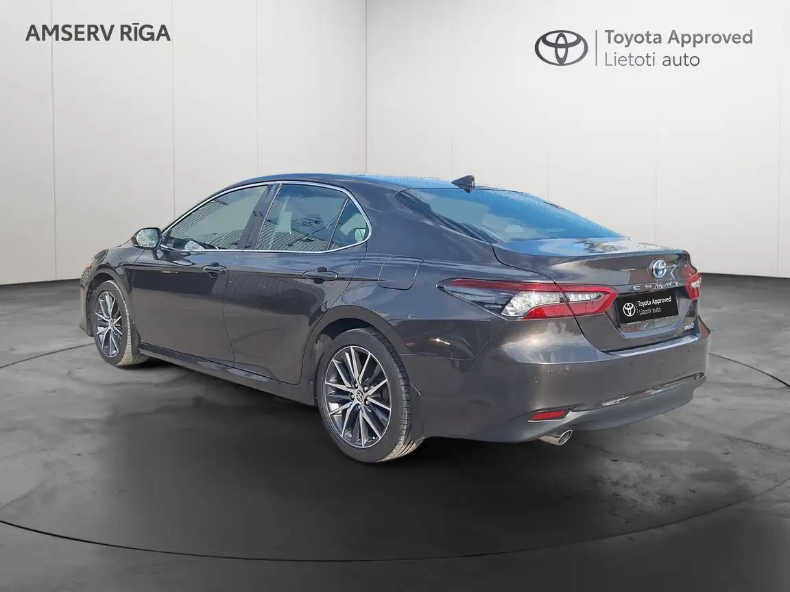 TOYOTA CAMRY