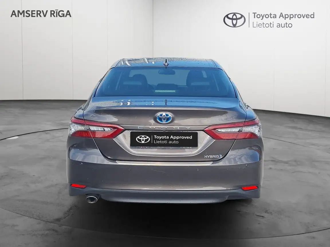 TOYOTA CAMRY