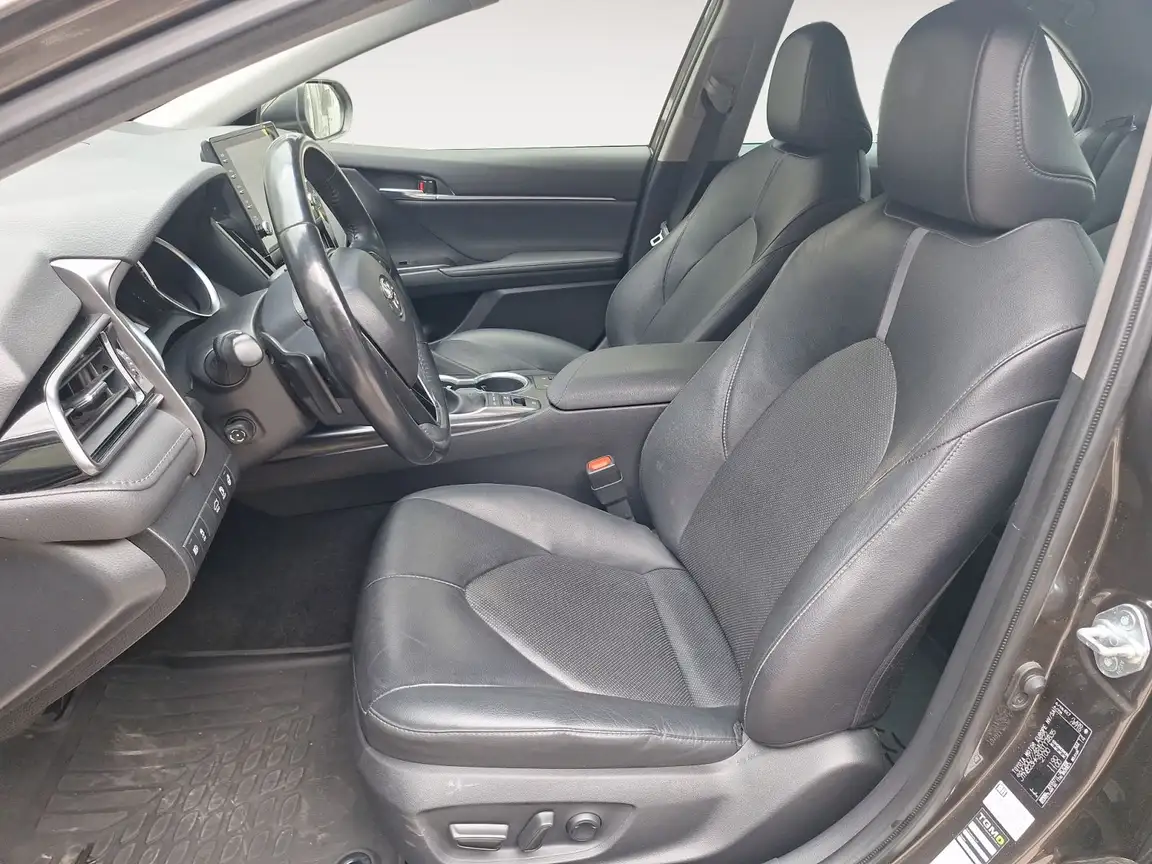 TOYOTA CAMRY