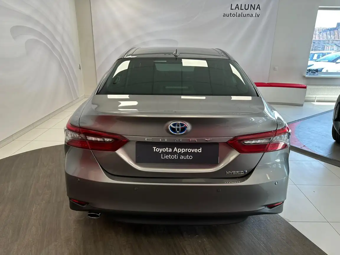TOYOTA CAMRY